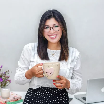 Cynthia Flores | Coach